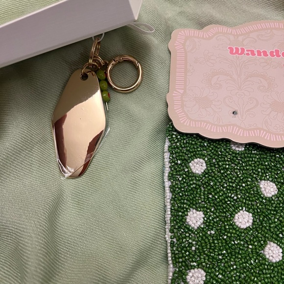 New Beaded Martini Clutch with Keychain - Picture 2 of 4